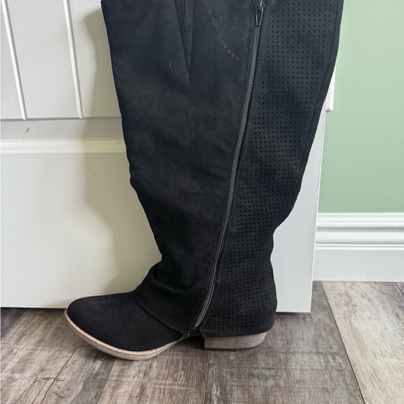 Elegant Black Over the Knee Boots - Picture 1 of 4